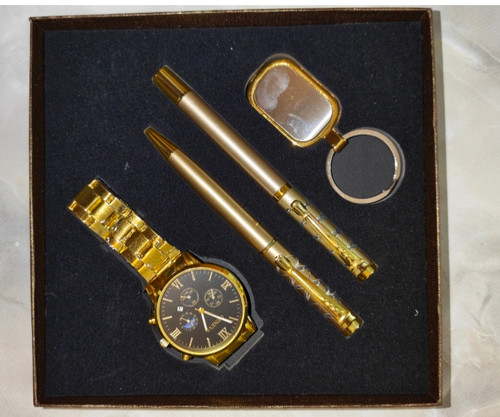 پک هدیه ساعت و قلم خودکار و سرسوییچی