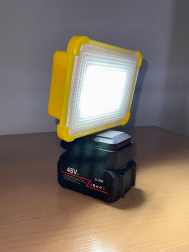 چراغ پروژکتور کمپ ۶ سلولی شارژی باتری خشابی working lamp